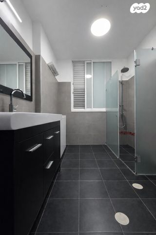 דירה, אריה שנקר, אגרובנק, חולון