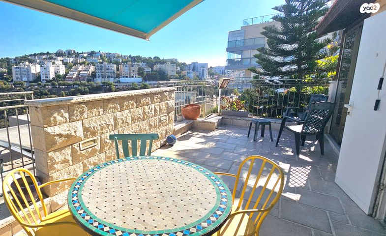 גג/ פנטהאוז, אחוזה, חיפה