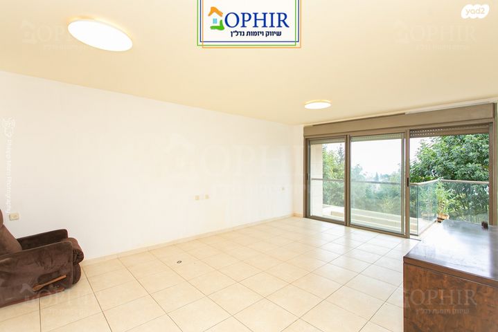 דירה, יגאל אלון, חיפה