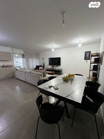 דירה, משה דיין 4, נווה דוד, רמלה