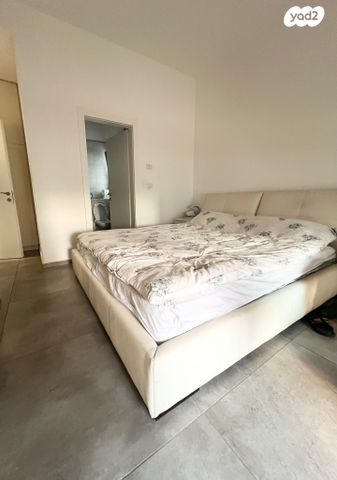 גג/ פנטהאוז, דרך לוי אשכול, קיראון, קרית אונו