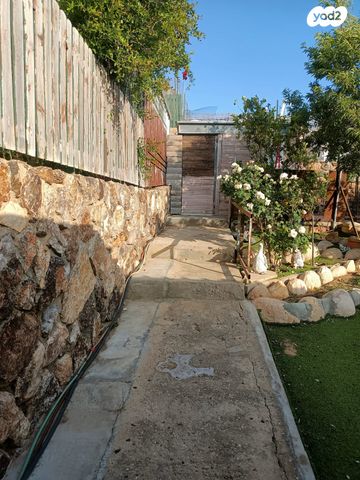 דו משפחתי, מעוף, ערד