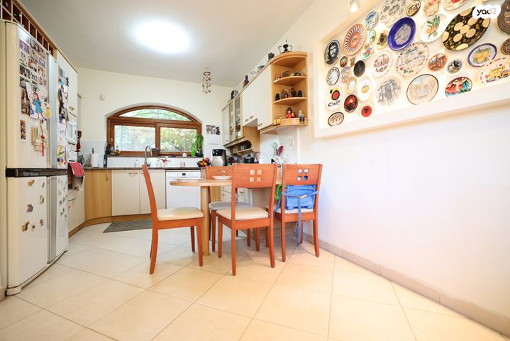 דו משפחתי, שכונה ד', מבשרת ציון