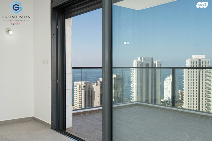 דירה, אמנון ליפקין שחק, נוף הטיילת, נתניה