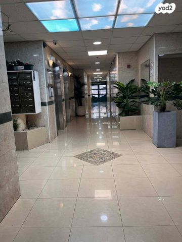 דירה, שמואל שלוסברג, שער העליה, חיפה