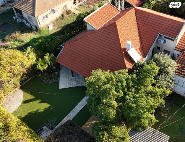 דו משפחתי, רעננה