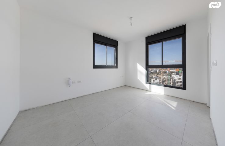 דירה, יונה וולך, הוד השרון