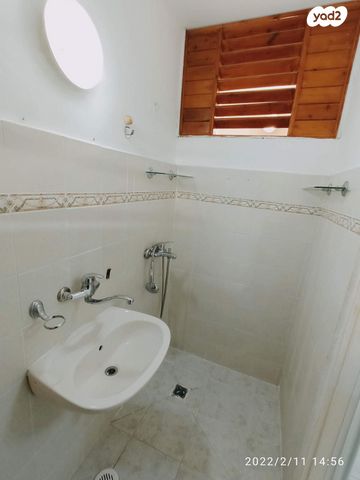 דירת גן, החצב, בני עי"ש