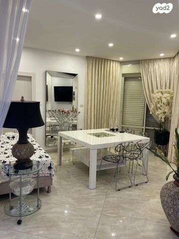 בית פרטי/ קוטג', נוף הטיילת, נתניה