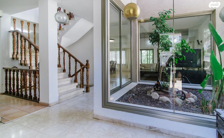 דו משפחתי, הרב מנחם מנדל הגר 4, רובע א', אשדוד