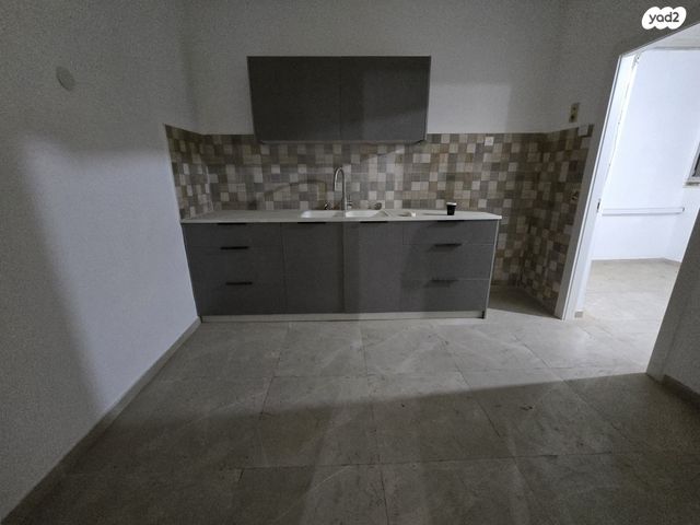 דירה, הרב אונטרמן 7, קרית הרב סלומון, פתח תקווה