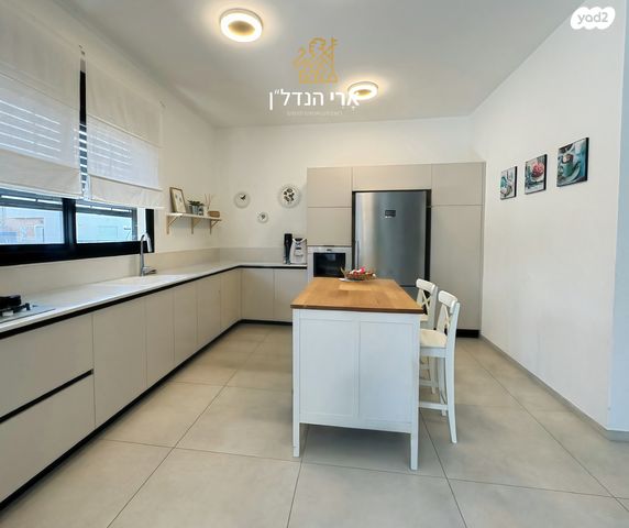 דו משפחתי, השדות, עתלית