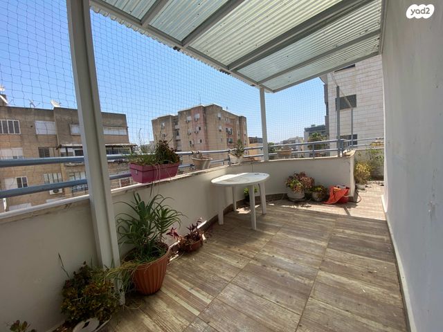 גג/ פנטהאוז, משה שרת 60, שאר העיר, עפולה