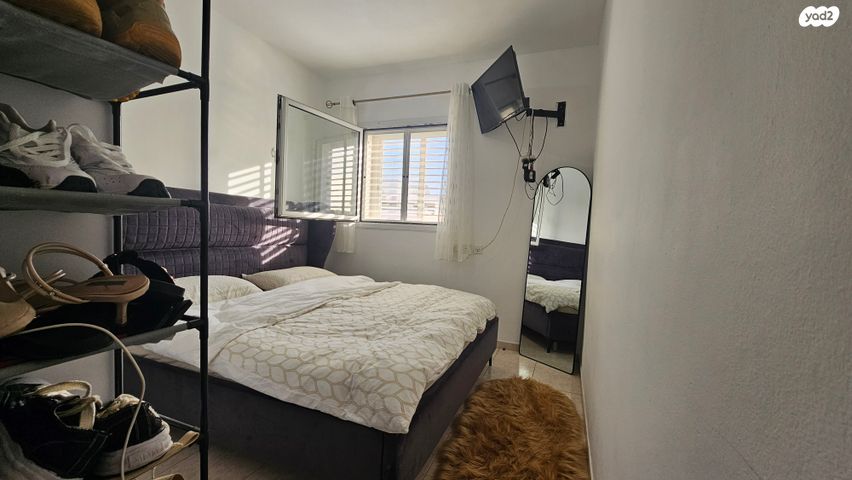 דירה, אברהם דנינו, בן גוריון, עכו