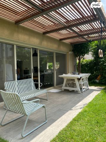 דירת גן, תל מונד