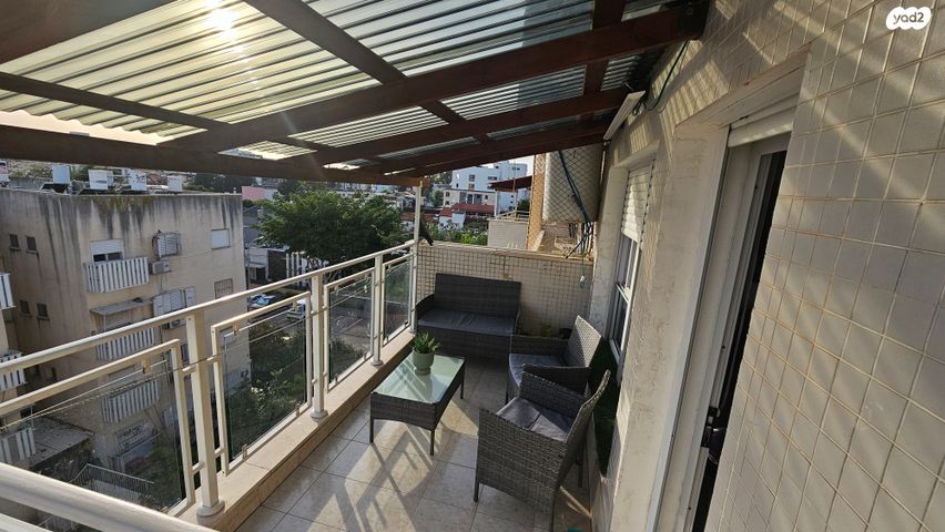 דירה, אברהם דנינו, בן גוריון, עכו