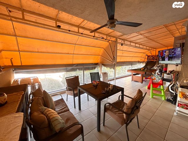 דירת גן, אסא המלך, יהושפט, ערד