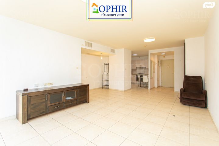 דירה, יגאל אלון, חיפה