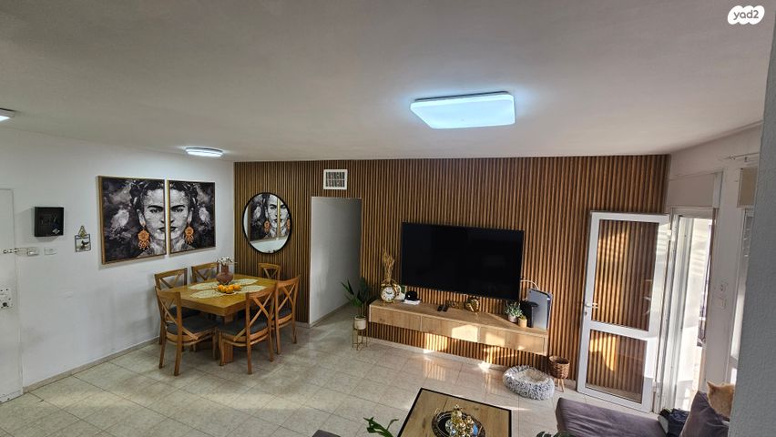 דירה, אברהם דנינו, בן גוריון, עכו