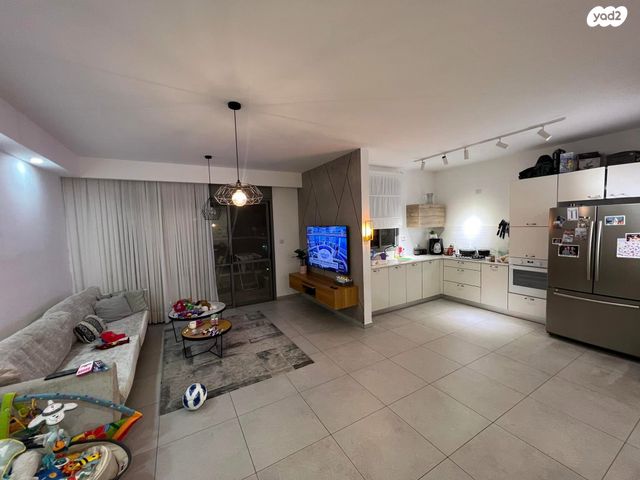 דירה, נצר חזני, נתיבות מערב, נתיבות