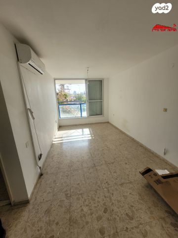 דירה, גרינשפן 13, נווה הדרים, ראשון לציון