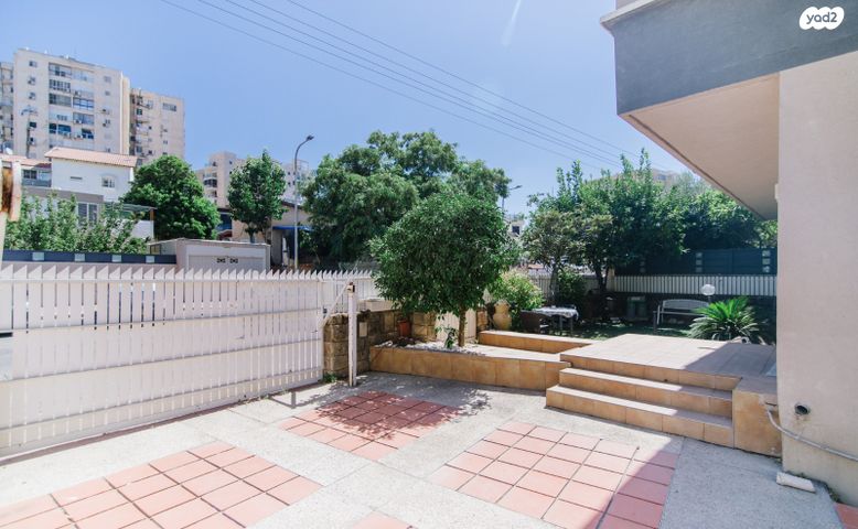 דו משפחתי, הרב מנחם מנדל הגר 4, רובע א', אשדוד