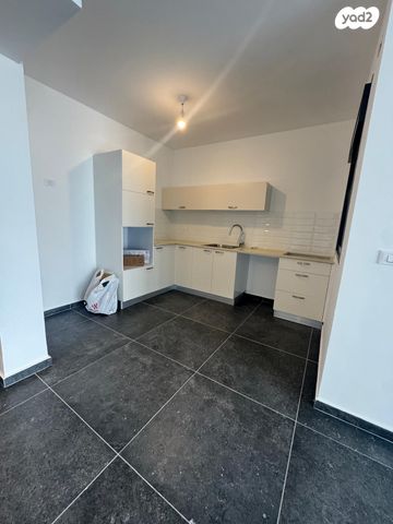 דירה, הרב הרצוג, צפון מערב מרכז העיר, נתניה