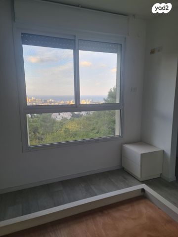 דירה, התאנה, נשר