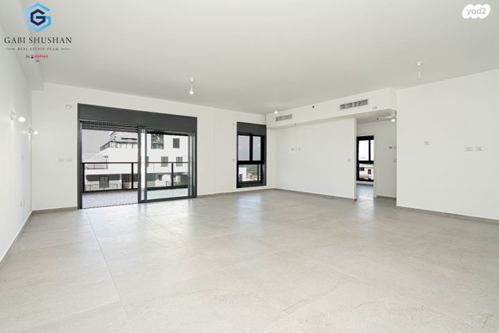 דירה, אמנון ליפקין שחק, נוף הטיילת, נתניה