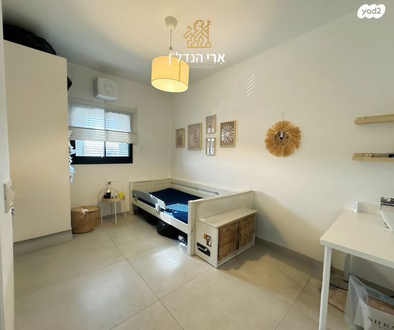 דו משפחתי, השדות, עתלית