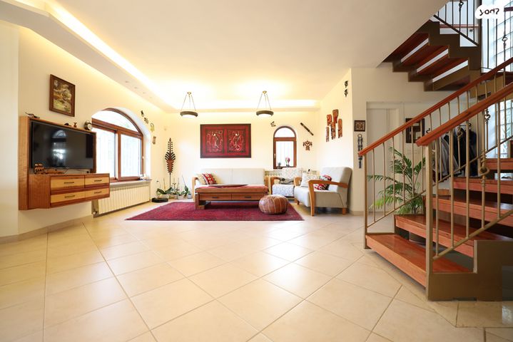 דו משפחתי, שכונה ד', מבשרת ציון