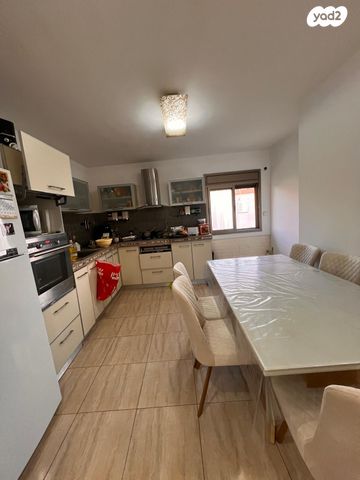 דירה, שדרות הנרייטה סולד, קרית ים