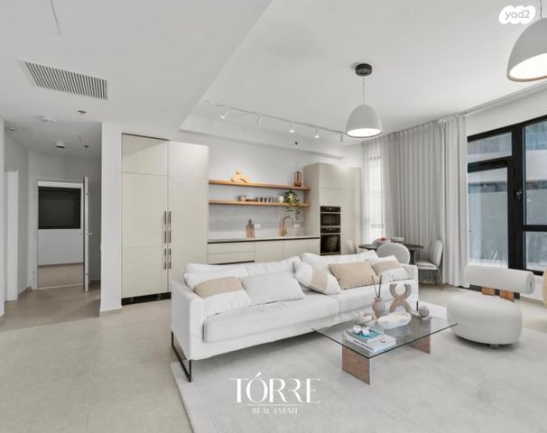 דרך מנחם בגין 158