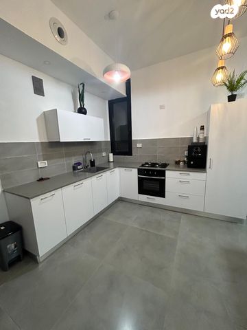 דירה, יהדות איטליה, נתיבות