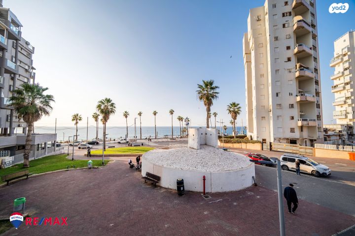 ז'בוטינסקי 4