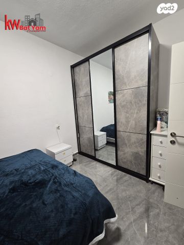 דירה, כצנלסון 64, לב העיר, בת ים