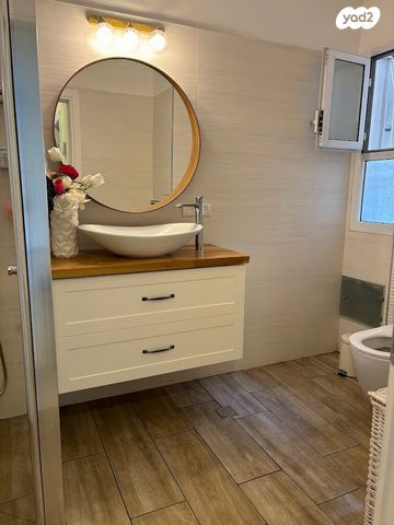 דירה, דרך אבא הלל, חרוזים, רמת גן