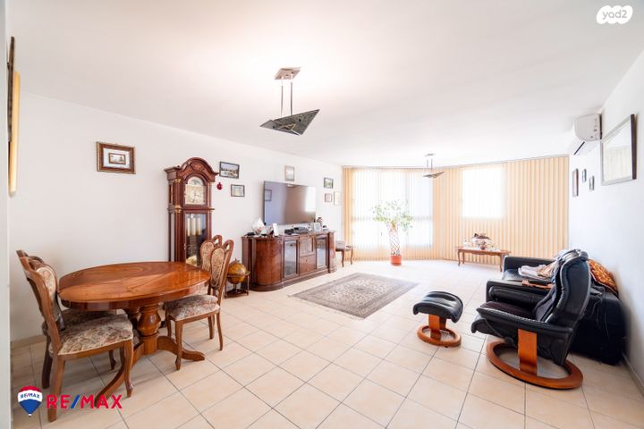 ז'בוטינסקי 4