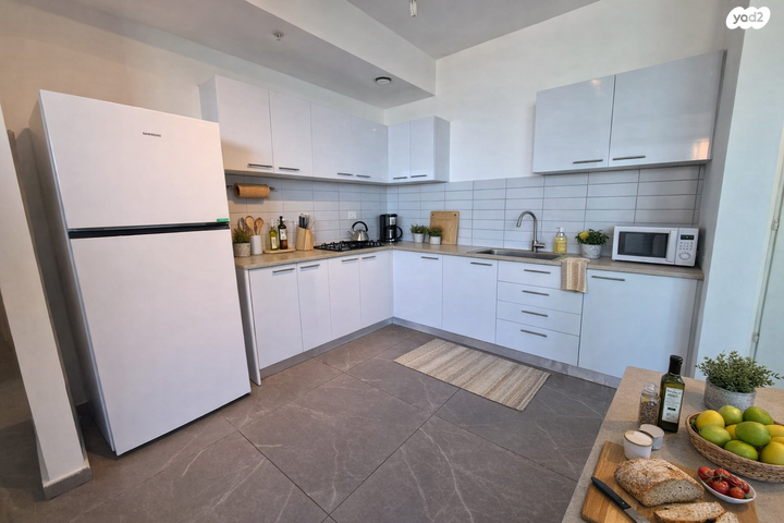 דירה, אריק איינשטיין, דרום חדש, פארק הים, בת ים