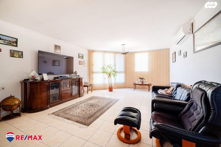 ז'בוטינסקי 4