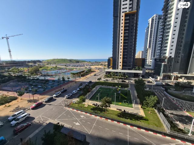 דירה, אריק איינשטיין, דרום חדש, פארק הים, בת ים