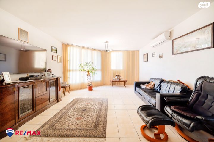 ז'בוטינסקי 4