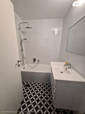 דירה, אריק איינשטיין, דרום חדש, פארק הים, בת ים