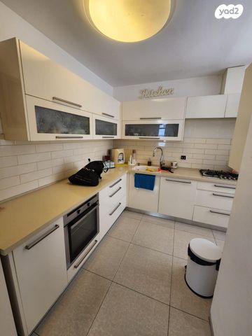 דירה, בלפור 80, עצמאות יוספטל, בת ים