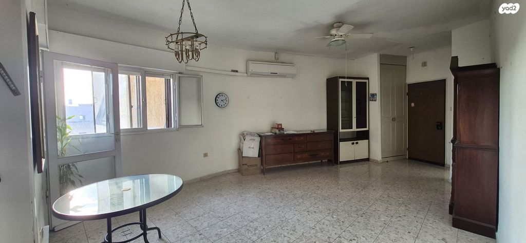 דירה, אהרון ברנד, הר נוף, ירושלים