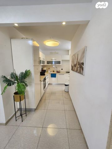 דירה, בלפור 80, עצמאות יוספטל, בת ים