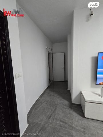 דירה, כצנלסון 64, לב העיר, בת ים