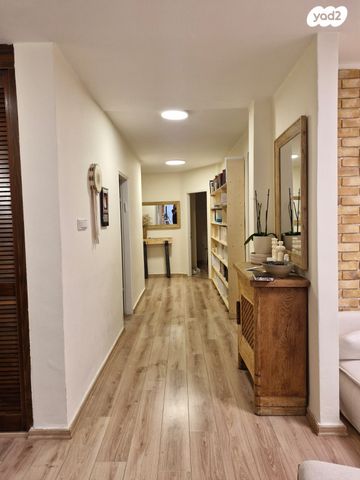 דירת גן, גני אילן, קרית אונו