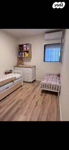 דירה, דרך אבא הלל, חרוזים, רמת גן