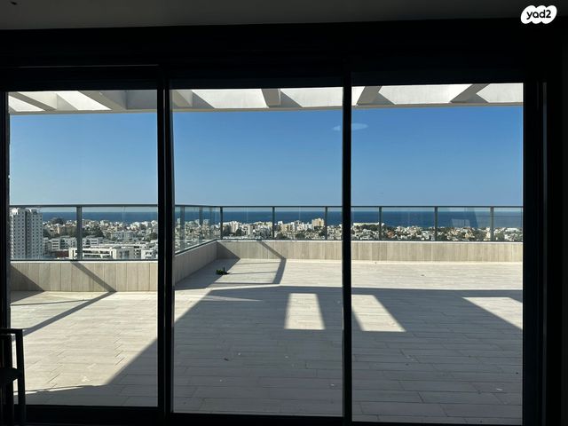 גג/ פנטהאוז, דולב, יצחק שמיר, נהריה